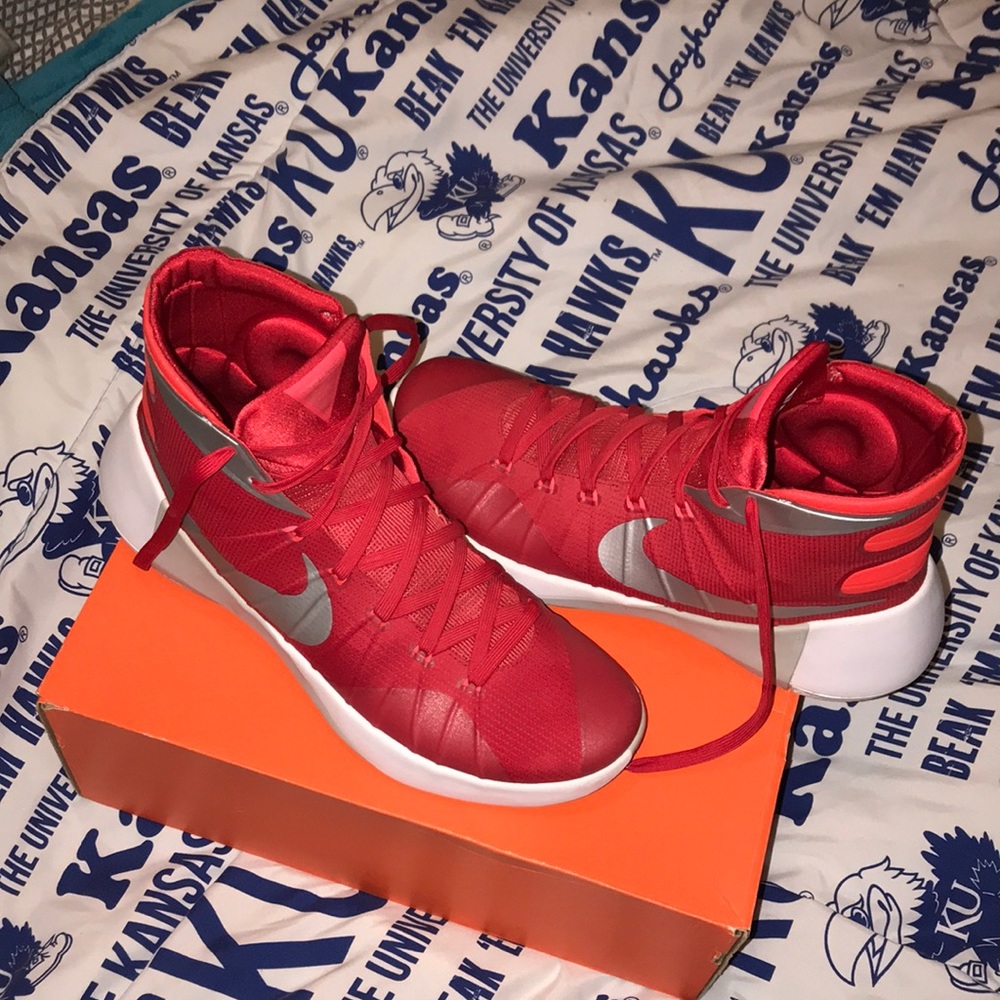 Nike HyperDunk 2016